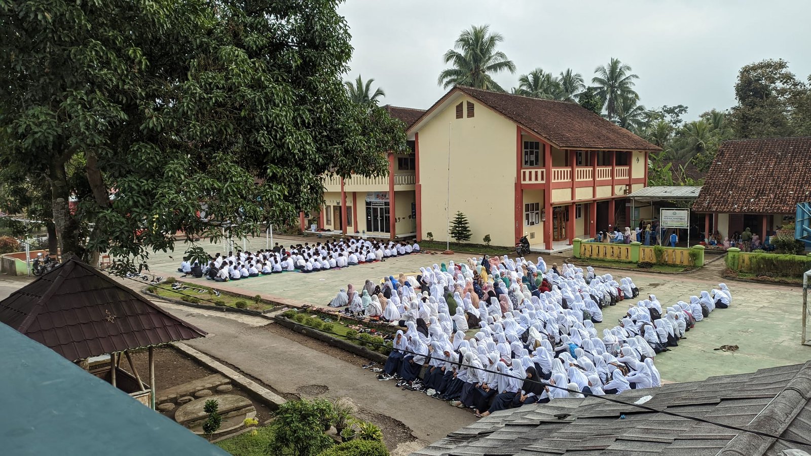 Pembacaan Asmaul Husna Dan Sholat Duha Bersama - Pondok Pesantren ...