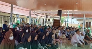 Ziarah Wali Songo Di makam Sultan Demak ( Raden Fatah )