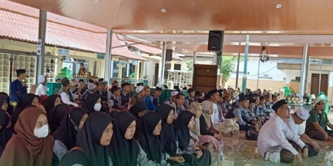 Ziarah Wali Songo Di makam Sultan Demak ( Raden Fatah )