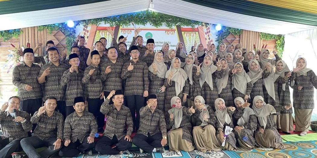 Pendidik dan tenaga kependidikan Ponpes Husnul Khotimah Tasikmalaya